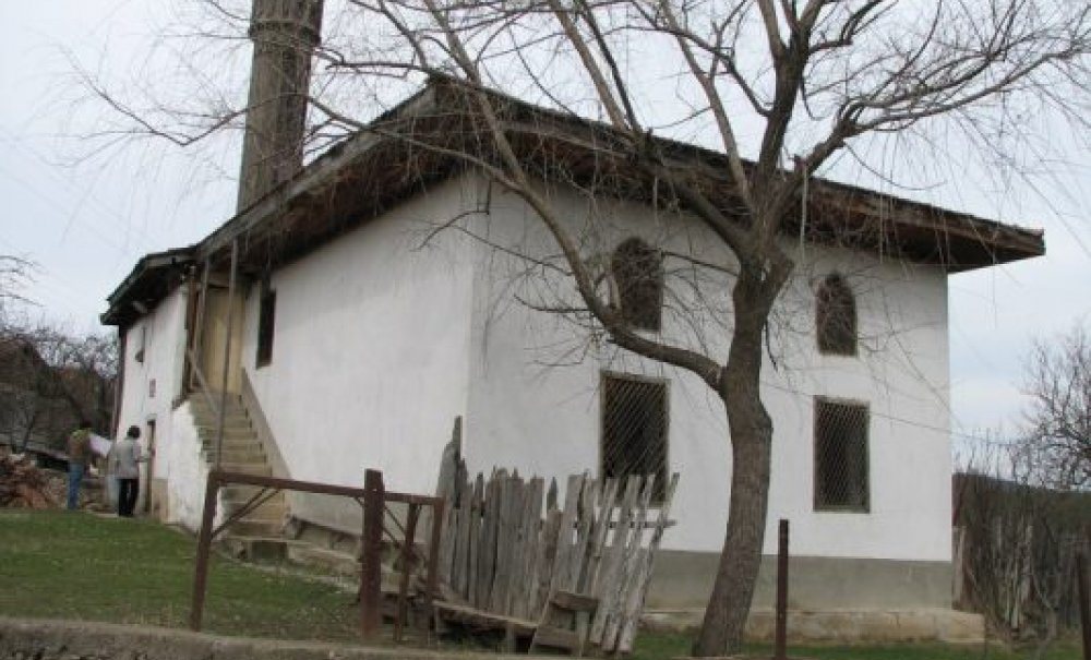 Akgeçit Köyü Camii
