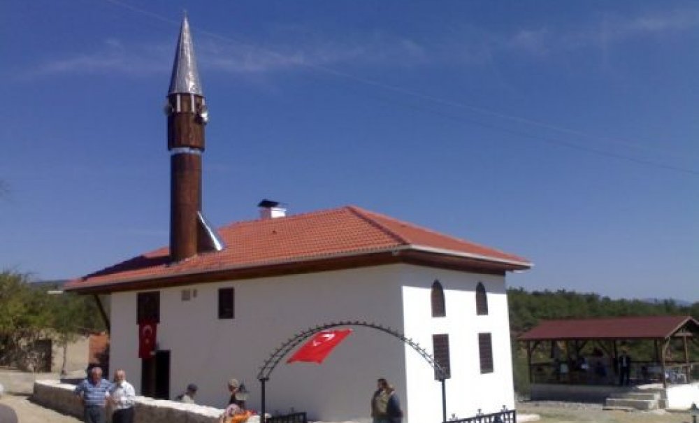 Akgeçit Köyü Camii